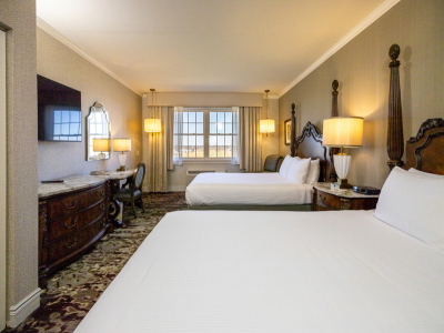 Double Queen room at AmishView Inn & Suites