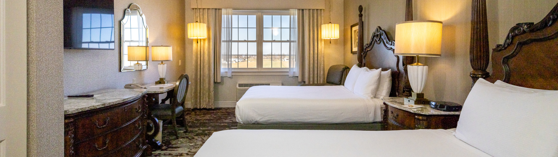Deluxe Double Queen Room at AmishView