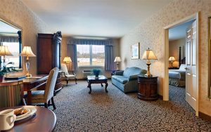 AmishView Inn & Suites hotel room